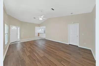 6122 Gentle Ben Circle, Wesley Chapel, FL 33544 - Photo 8