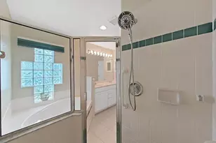 6122 Gentle Ben Cir, Wesley Chapel, FL 33544 - Photo 16