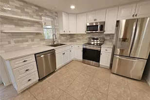 8820 Pohoy Ave, Sarasota, FL 34231 - Photo 2