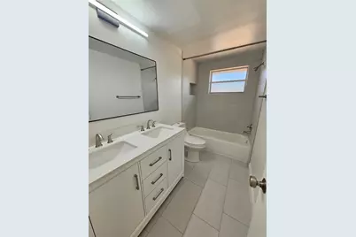 8820 Pohoy Avenue, Sarasota, FL 34231 - Photo 18