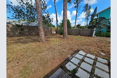 8820 Pohoy Avenue, Sarasota, FL 34231 - Photo 10