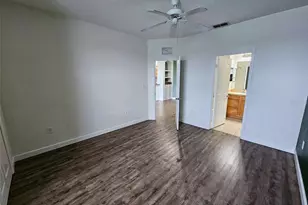 8335 38th St Cir E, Sarasota, FL 34243 - Photo 14