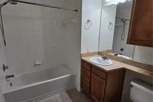 8335 38th St Cir E, Sarasota, FL 34243 - Photo 20