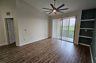 8335 38th St Cir E, Sarasota, FL 34243 - Photo 4