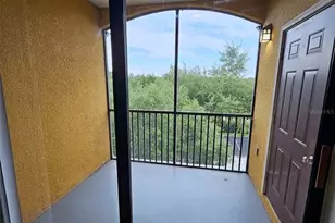 8335 38th St Cir E, Sarasota, FL 34243 - Photo 6