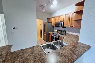 8335 38th St Cir E, Sarasota, FL 34243 - Photo 10