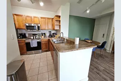 8335 38th Street Circle E #305, Sarasota, FL 34243 - Photo 4