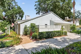 21 Townhill Dr, Eustis, FL 32726 - Photo 2