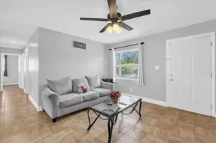 5390 Botany Ct, Orlando, FL 32811 - Photo 4