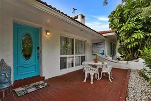 7716 Dartmouth Ave N, Saint Petersburg, FL 33710 - Photo 2