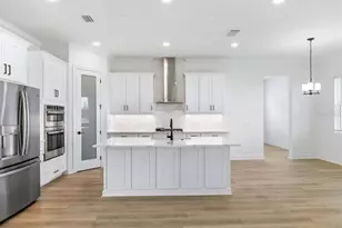 17536 Macarthur Loop, Venice, FL 34293 - Photo 2