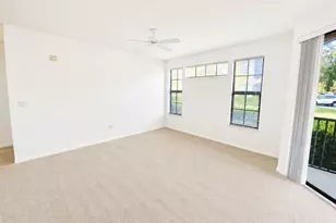 8341 38th St Cir E, Sarasota, FL 34243 - Photo 4