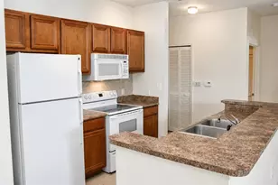 8341 38th St Cir E, Sarasota, FL 34243 - Photo 2