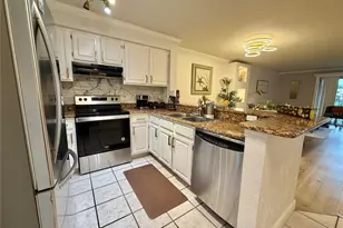 14049 Fairway Island Dr, Orlando, FL 32837 - Photo 12
