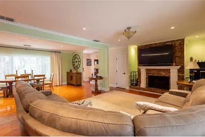 615 Valle Vista Drive, Brandon, FL 33511 - Photo 4