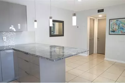 15202 E Pond Woods Drive #9, Tampa, FL 33618 - Photo 6