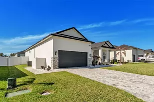7013 Bentridge Dr, Lakeland, FL 33813 - Photo 2