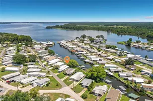 1521 Lakeview Dr, Tavares, FL 32778 - Photo 2