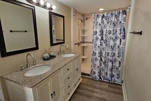 2436 Arapaho St, Sarasota, FL 34231 - Photo 12