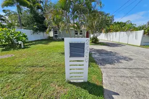 2436 Arapaho St, Sarasota, FL 34231 - Photo 2