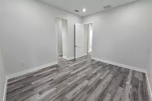 3525 McIntosh Rd, Sarasota, FL 34232 - Photo 8