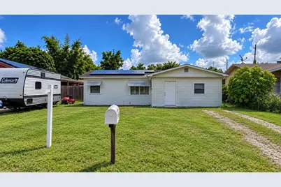 5649 59th Street N, Saint Petersburg, FL 33709 - Photo 1