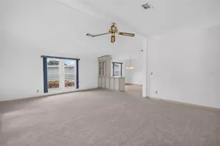 1506 Hillcrest Dr, Lady Lake, FL 32159 - Photo 2