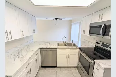 3111 Creekglen Court, Brandon, FL 33511 - Photo 4