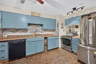 210 Nebraska Ave, Leesburg, FL 34748 - Photo 10