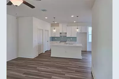 3827 Daybreak Run Loop, Spring Hill, FL 34609 - Photo 4