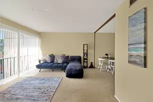 2763 Woodgate Ln, Sarasota, FL 34231 - Photo 2