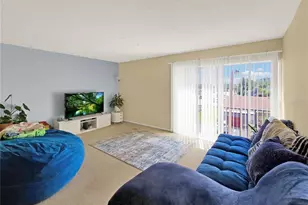 2763 Woodgate Ln, Sarasota, FL 34231 - Photo 6