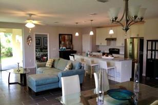 2910 Casabella Dr, Kissimmee, FL 34744