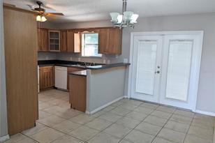 918 Cannes Dr - Photo 6