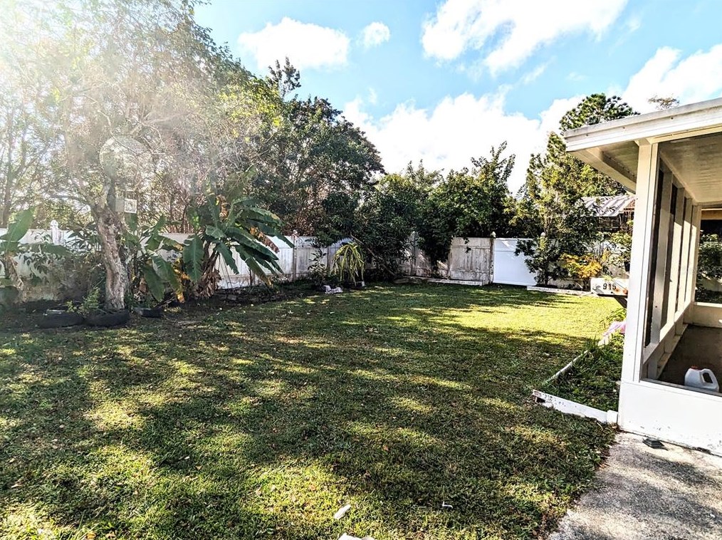 918 Cannes Dr, Kissimmee FL 34759-3815 exterior