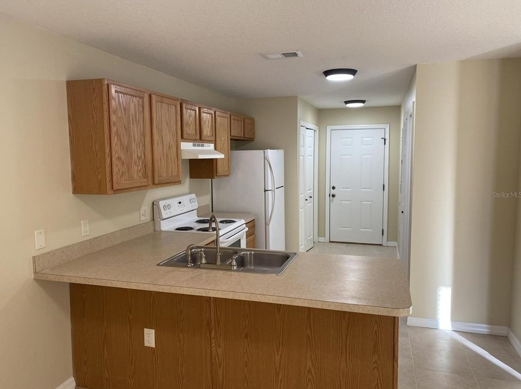 1701 Illinois Ave, Saint Cloud FL  34769-4524 exterior
