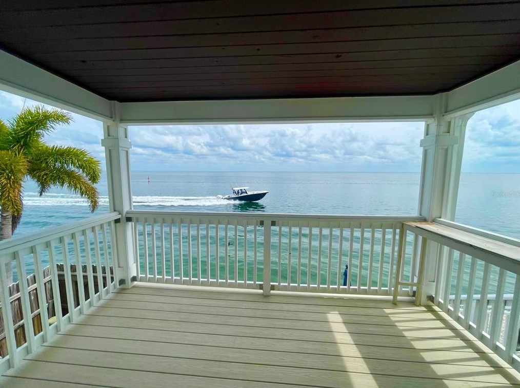 4730 Coquina Key Dr, Saint Petersburg, FL 33705-4813