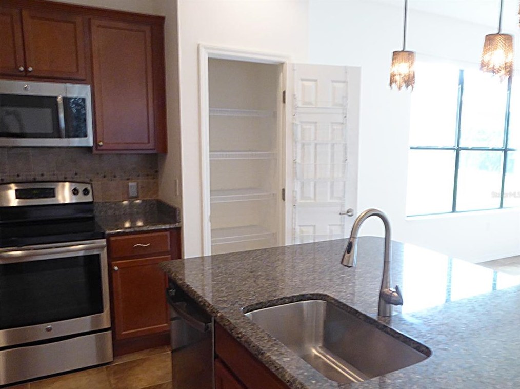 1306 Harbor Ridge Dr, Kissimmee FL 34759-6211 exterior