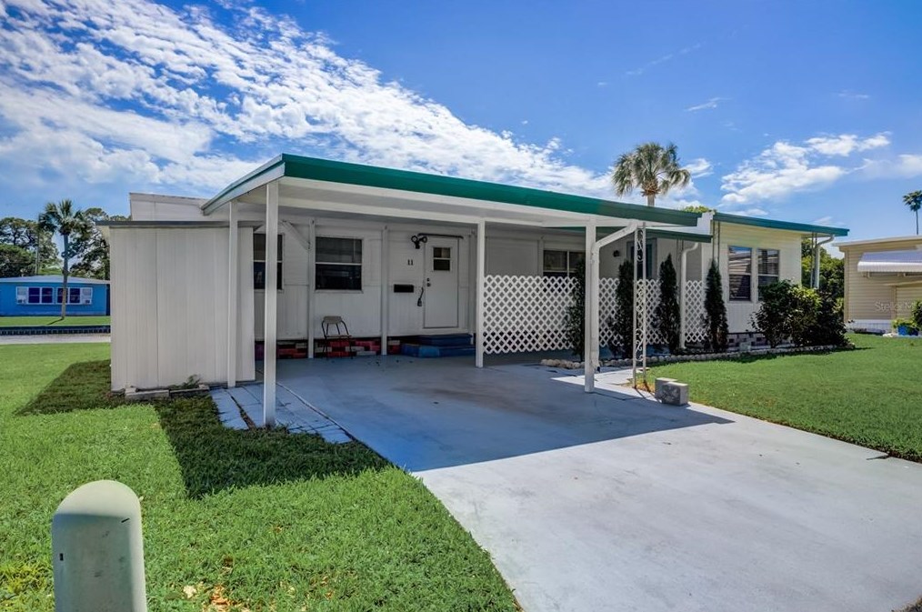 980 7th St Nw #11, Largo, FL 33770