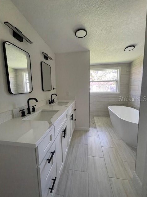 124 Foxridge Run, Longwood FL  32750-2769 exterior