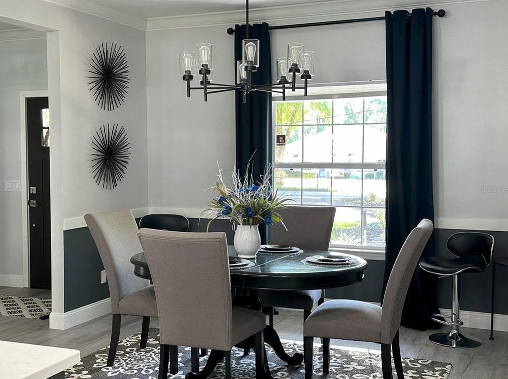 717 Ridgewood Ave, Deland FL  32720-2644 exterior