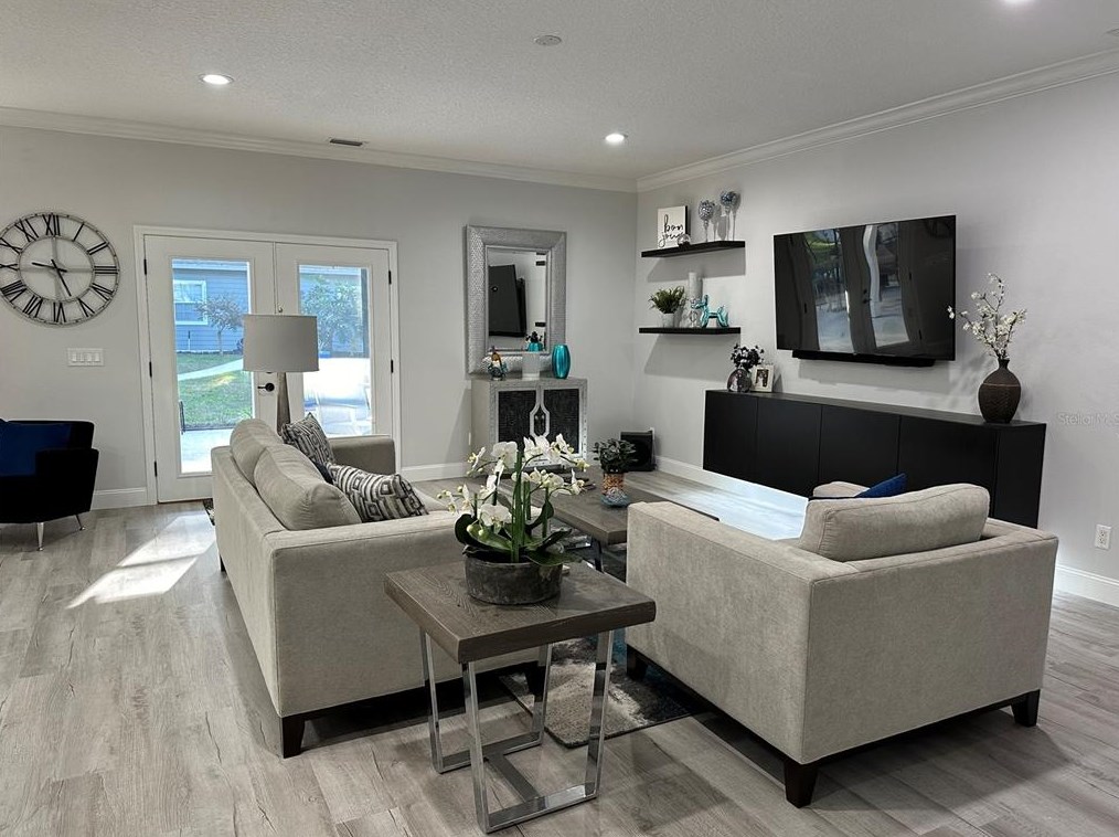 717 Ridgewood Ave, Deland FL  32720-2644 exterior