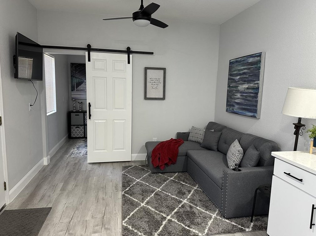 717 Ridgewood Ave, Deland FL  32720-2644 exterior