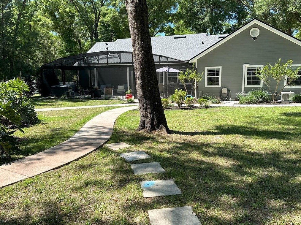 717 Ridgewood Ave, Deland FL  32720-2644 exterior