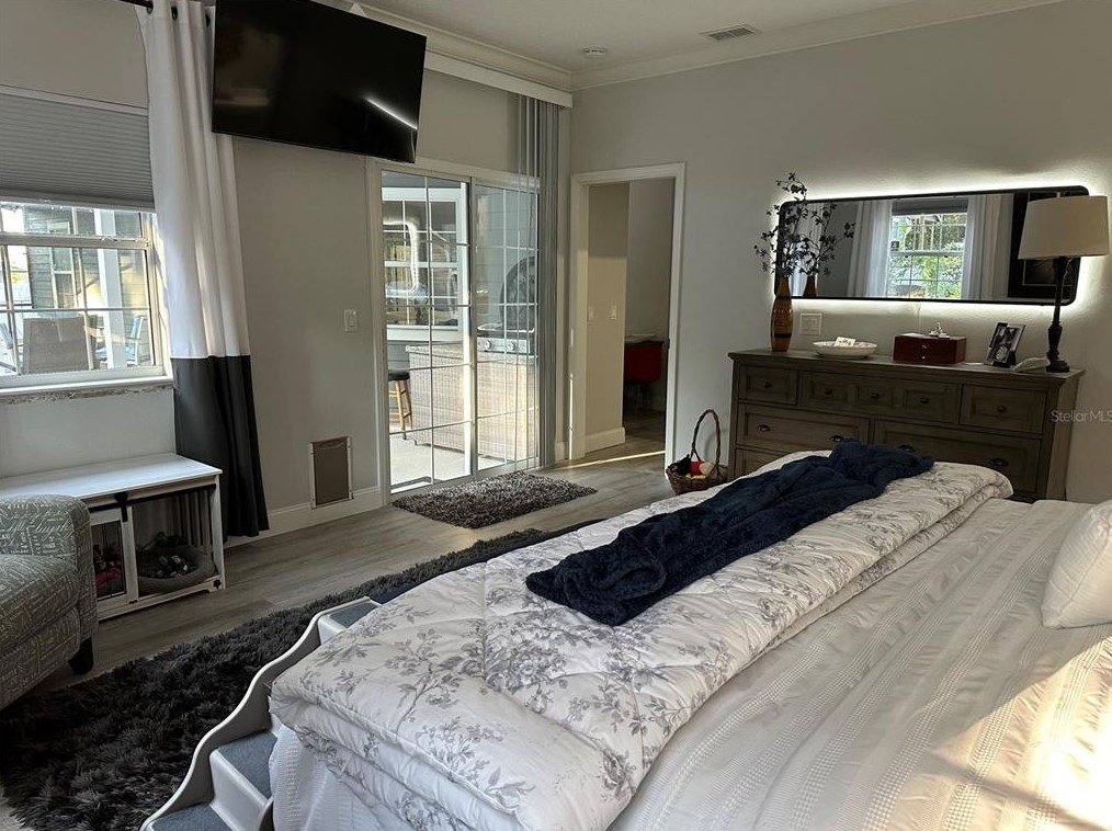 717 Ridgewood Ave, Deland FL  32720-2644 exterior