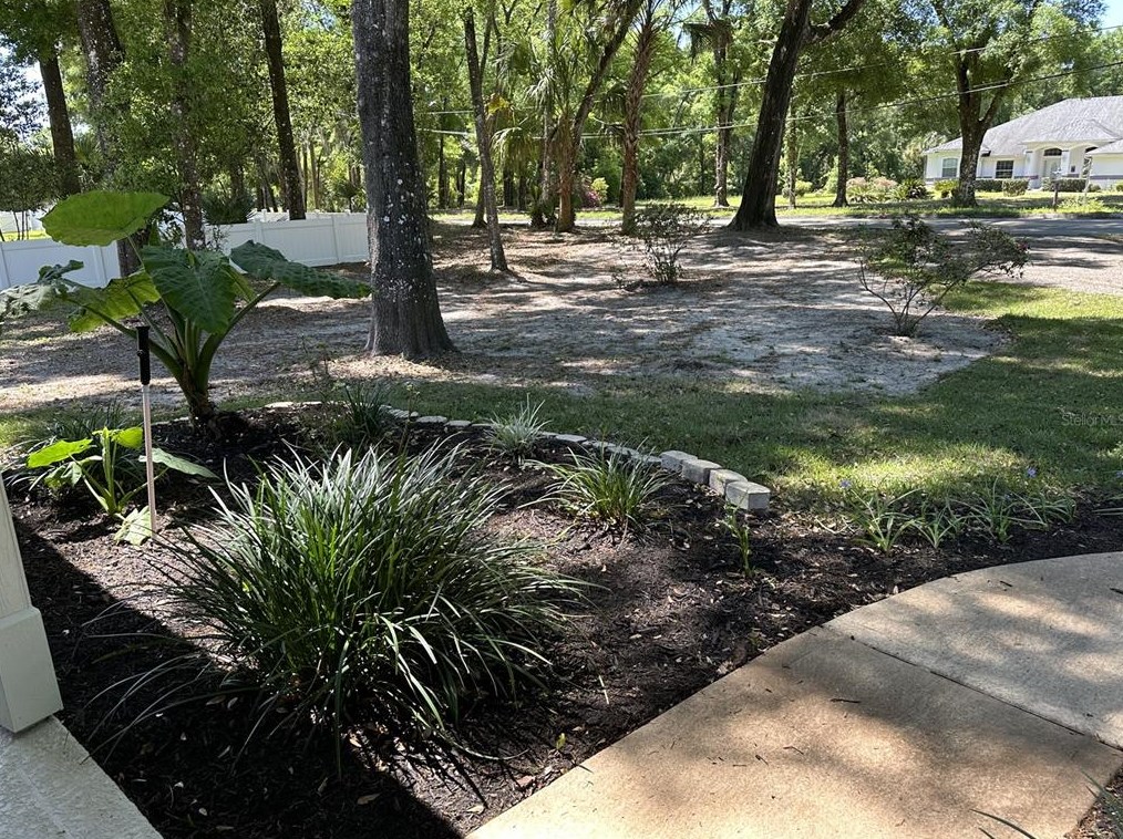 717 Ridgewood Ave, Deland FL  32720-2644 exterior