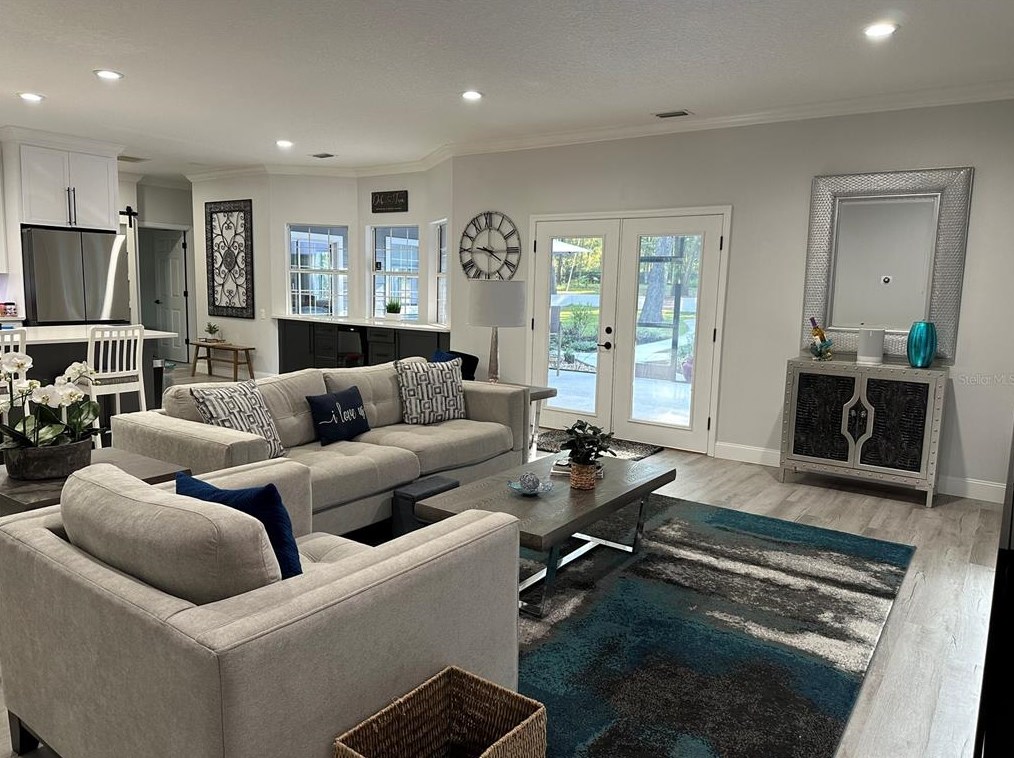 717 Ridgewood Ave, Deland FL  32720-2644 exterior