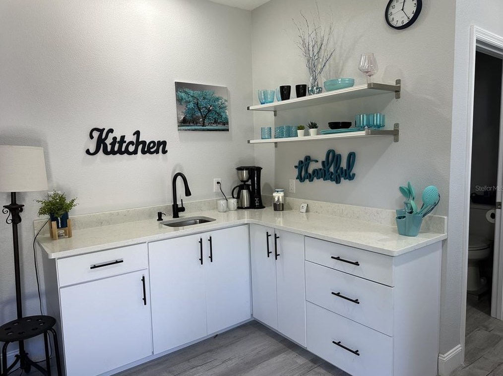 717 Ridgewood Ave, Deland FL  32720-2644 exterior