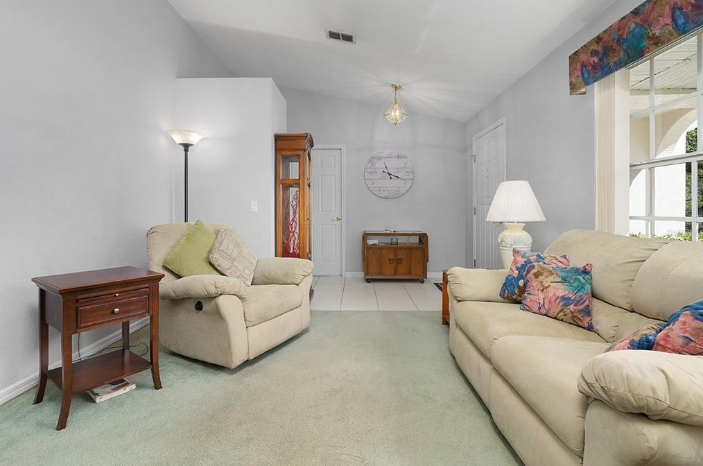 415 Westwind Dr, Davenport FL  33896-6613 exterior