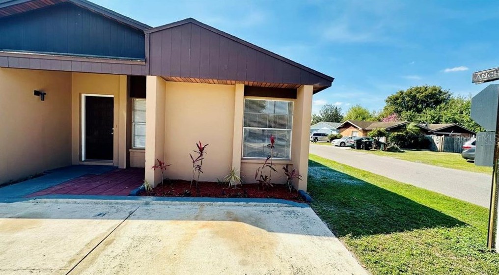 1003 Buccaneer Dr, Lakeland, FL 33801